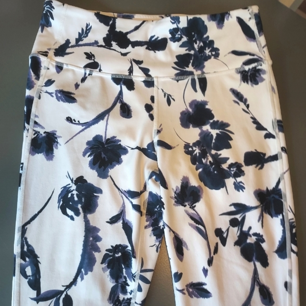 Athleta White Elation Water Flower Leggings Floral Print Blue Size Medium - Picture 3 of 6